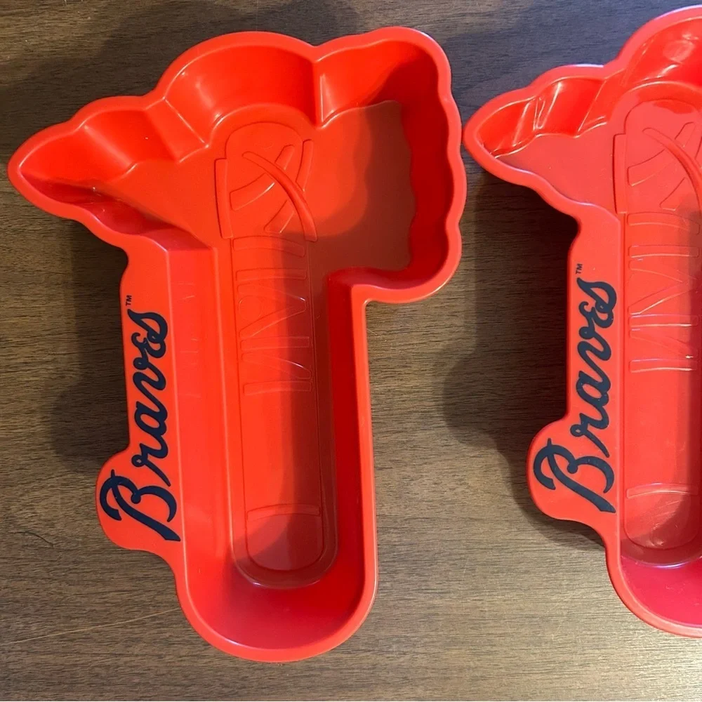 Two Atlanta Braves Whirley Drink Works Tomahawk Serving Bowl Chip Party Tray